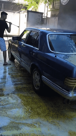 Mercedes W126 getting a full wash at a Varna car wash