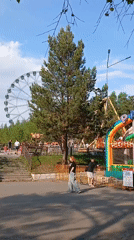 Families enjoy sunny day at Yekaterinburg amusement park