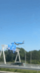 Aircraft descent observed from vehicle in Hoofddorp