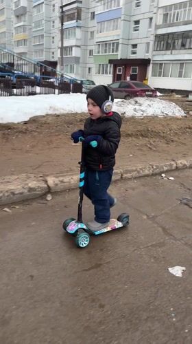 Morning slice-of-life moments captured across Chaikovsky, Russia