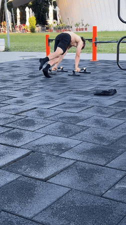 Outdoor calisthenics training session in Burgas fitness area