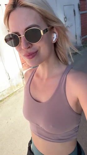 Morning jogger spotted walking through Saratov streets