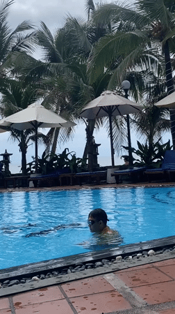 Morning pool activities at Vietnam resort captured by witnesses