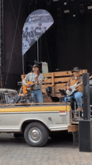 Live music, line dancing, and market stalls at a Buttstädt street festival