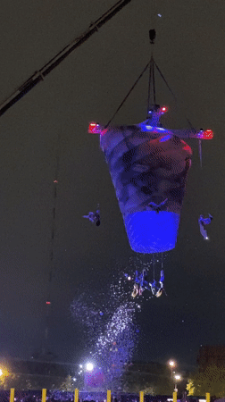 Clown performer draws crowds at Buenos Aires park evening show