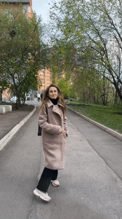 Woman documents casual afternoon stroll in Kryvyi Rih, Ukraine