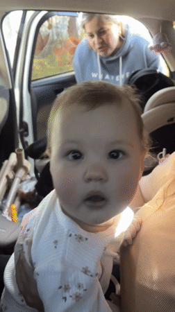 Spring afternoon documented through selfies and nature in Russia