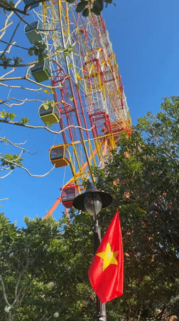 Ferris wheel and garden scenes documented in Nha Trang