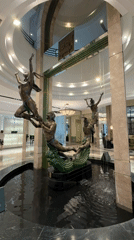 Witness documents Mexico City sculptures and architecture over four minutes