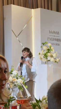 Woman speaks and sings at wedding reception in Yekaterinburg