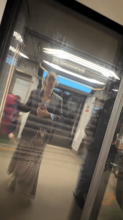Midday scenes from the Moscow Metro