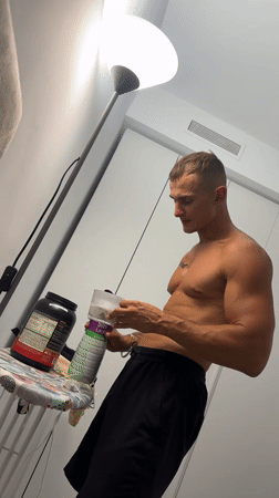 Poolside night views and protein shake prep in Finestrat