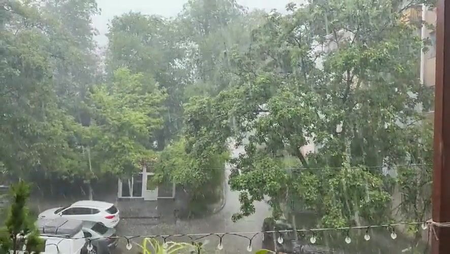 Severe hailstorm batters Pyatigorsk, Russia residential areas