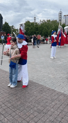 Street performers entertain crowds in Moscow public square