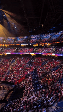 Concert draws large crowd to Montreal arena Sunday night