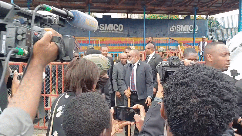 Formal group walks amid media presence in Goma