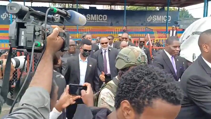 Formal group walks amid media presence in Goma