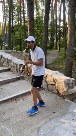 Musicians stage impromptu park concert in Protvino, Russia