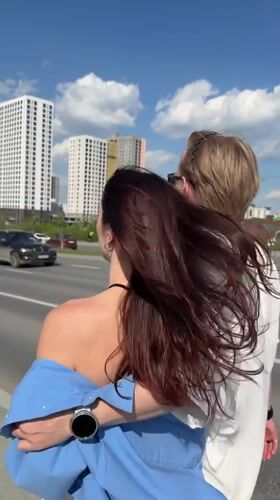 Routine street activity documented at Tyumen intersection