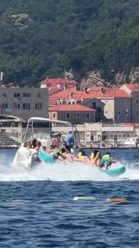 Morning beach scene unfolds in Boreti, Montenegro