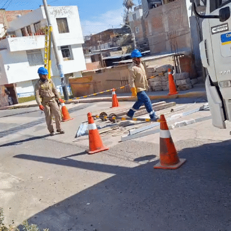 Construction workers spotted on street in Mariano Melgar, Peru