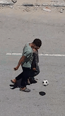 Daily life continues in Khan Yunis amid rubble and displacement