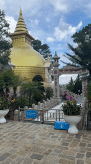 Early morning temple and garden tour documented in Da Lat