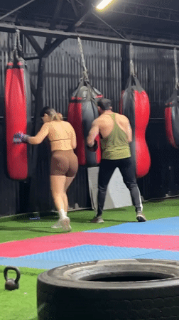Full group training session at a boxing gym in Arica