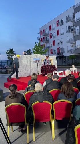Outdoor theater performance draws audience in Belgrade suburb