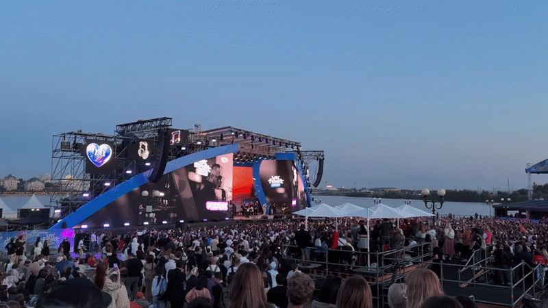 Evening concert and selfies captured at Kazan waterfront