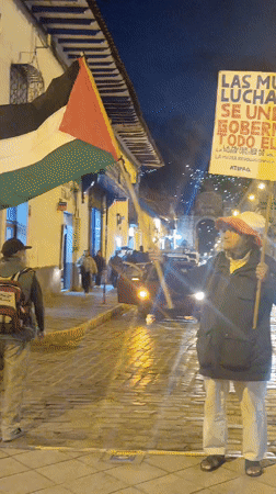 Cusco markets showcase traditional dolls, nativity items amid street activities