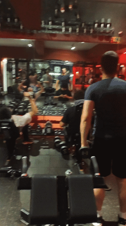 Afternoon gym session captured in Chongqing High-tech Zone