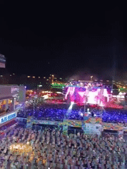 Outdoor concert draws large crowd in Playa Del Inglés