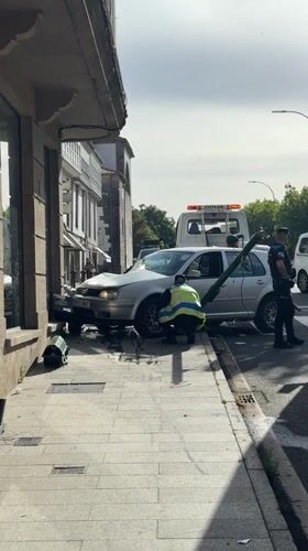 Car accident brings police response in Santiago de Compostela