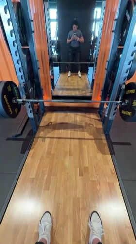 Gym selfies captured at Krasnoyarsk fitness center