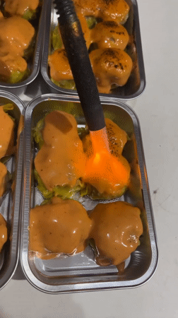 Dim sum preparation with torch finishing in Kalijaten