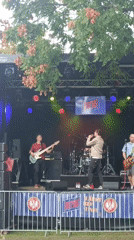 Live music and crowds along the Frankfurt riverfront