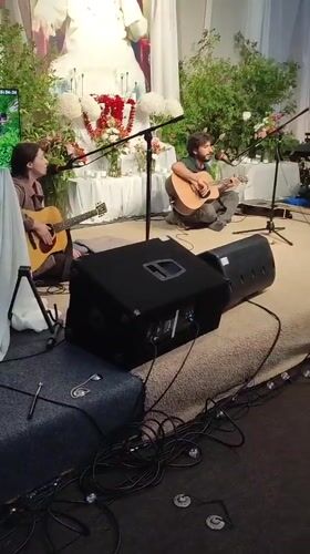 Acoustic band performance in Zhirnosovo indoor venue