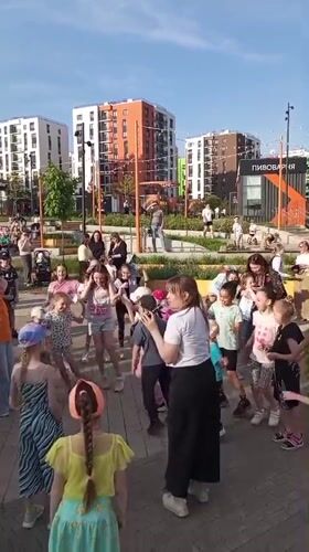 Children's art activities and family outing in Russian cities