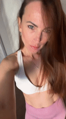 Woman documents morning routine in Birobidzhan with selfies and breakfast