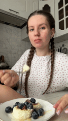 Morning breakfast routine documented in Klin, Russia
