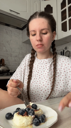 Morning breakfast routine documented in Klin, Russia