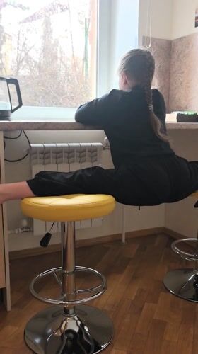 Morning routine moments captured across Nizhny Novgorod apartments