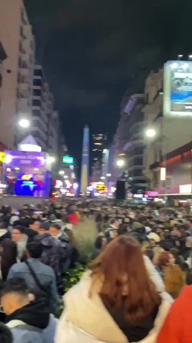 Nighttime street festival draws crowds near Buenos Aires Obelisco