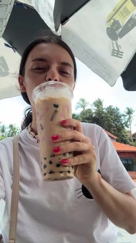 Morning stroll through Phu Thuy Ward: streets, gardens, and boba