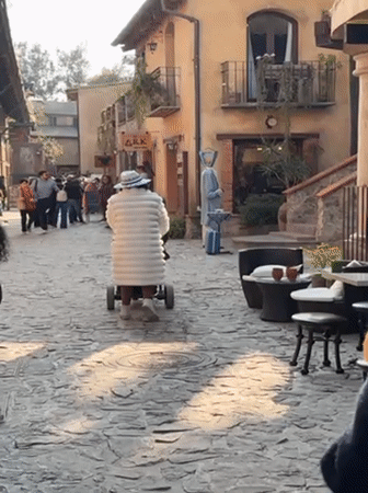 Evening tourism activity recorded in colonial Val'Quirico district