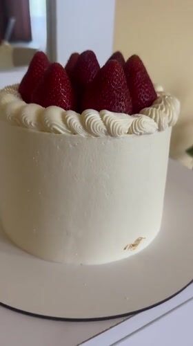 Ternopil resident documents morning cake and cats at home