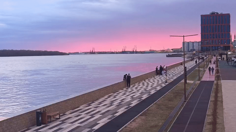 Waterfront promenade scenes documented in Nizhnevartovsk, Russia