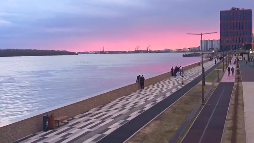Waterfront promenade scenes documented in Nizhnevartovsk, Russia
