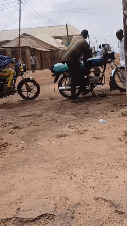 Daily life documented in Nigerian community over 25-minute span